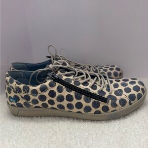 Cloud Aika Tupai oxford Navy Dot Sneakers  made in Portugal size 39 US sz 7.5